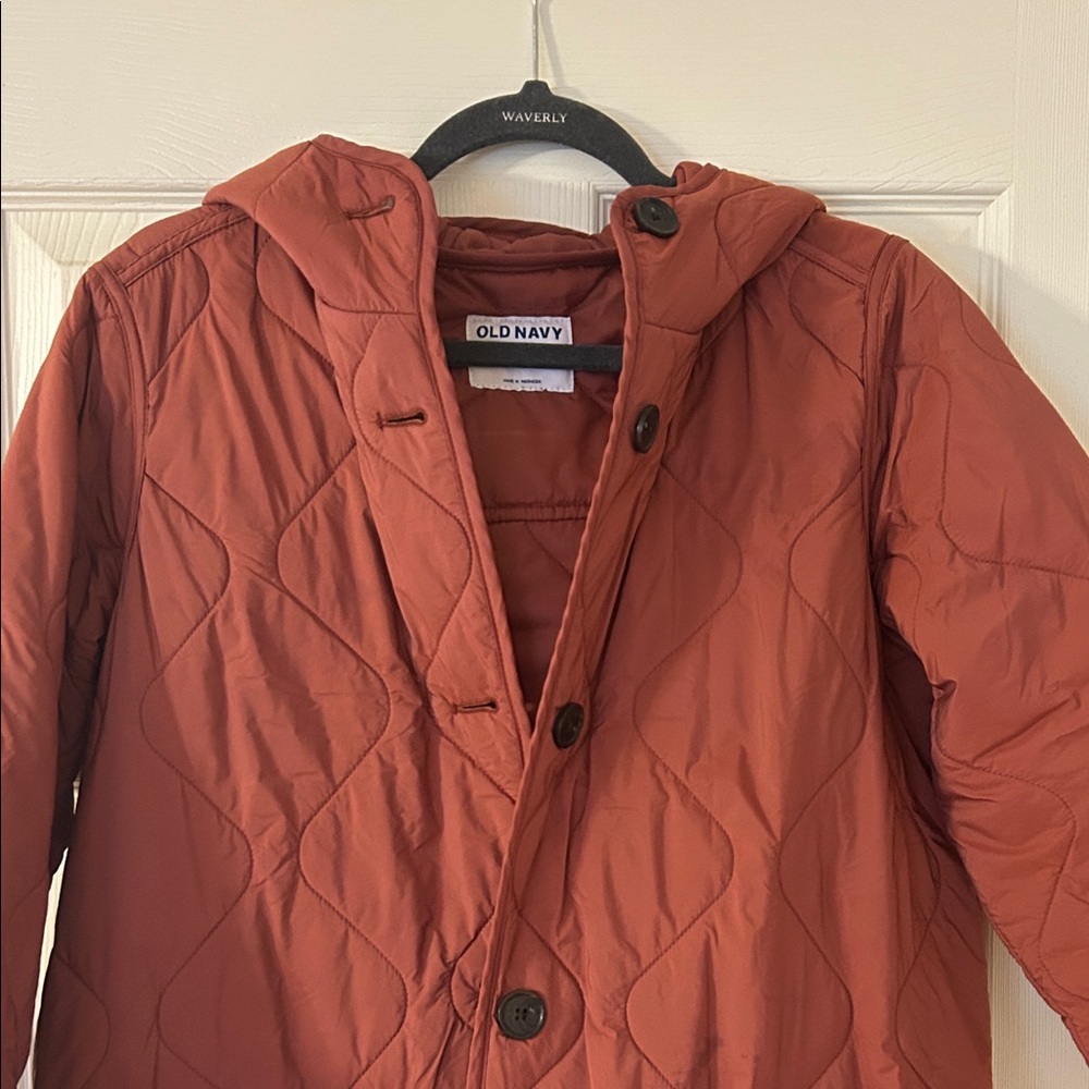 Old Navy Quilted Hooded Jacket in Brick Red